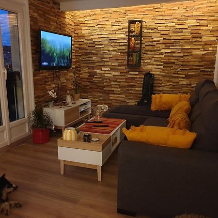 Chambre Privee Dans Petite Maison Typique Montivilliers Exteriör bild